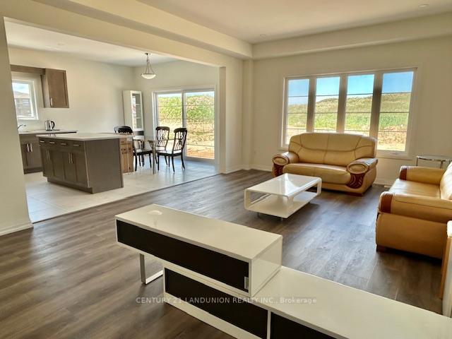 Photo 7 of 115 Acacia Road, Pelham, Fonthill — HOMEH