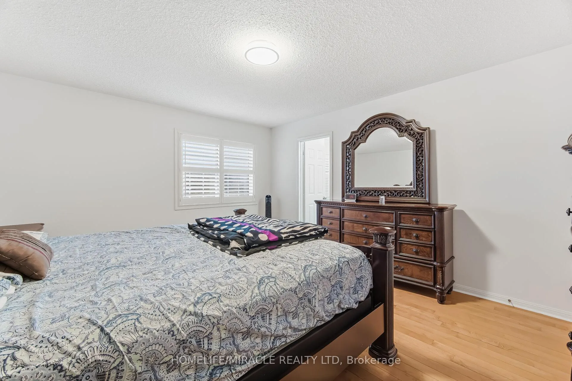 Photo 15 of 98 Owlridge Drive E, Brampton, Credit Valley — HOMEH