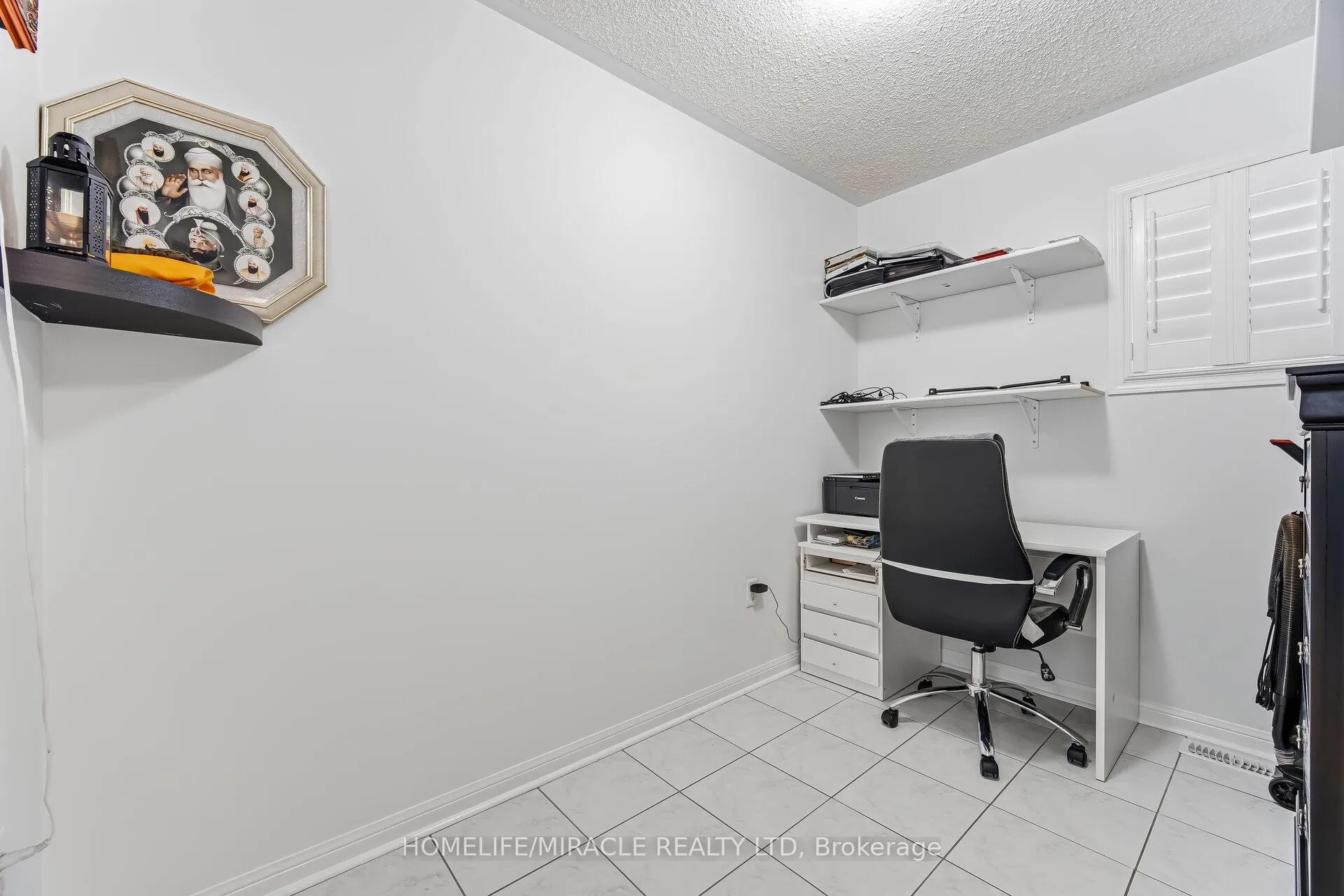 Photo 21 of 98 Owlridge Drive E, Brampton, Credit Valley — HOMEH