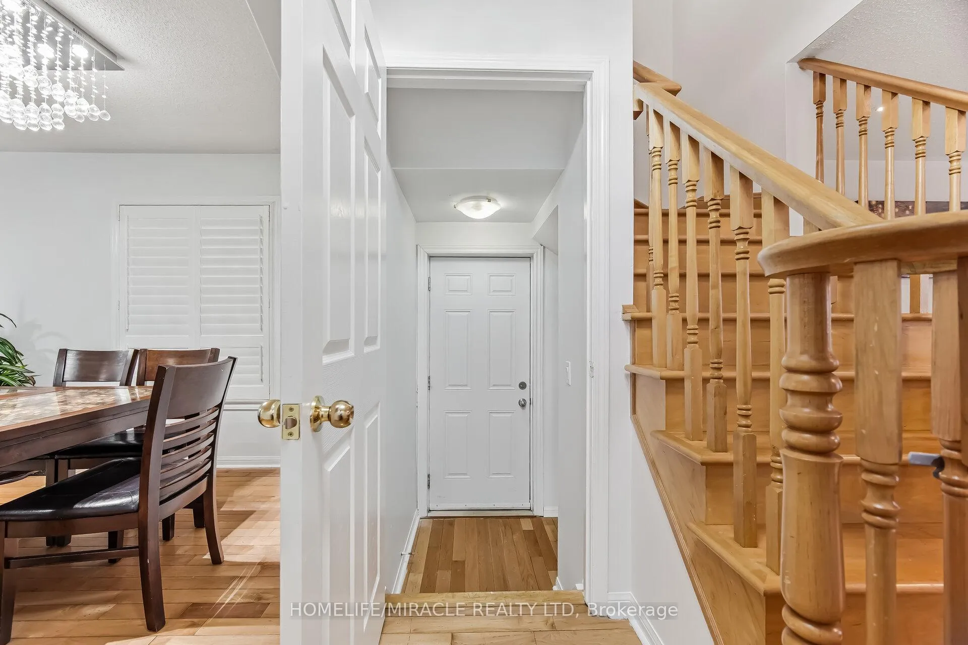 Photo 22 of 98 Owlridge Drive E, Brampton, Credit Valley — HOMEH
