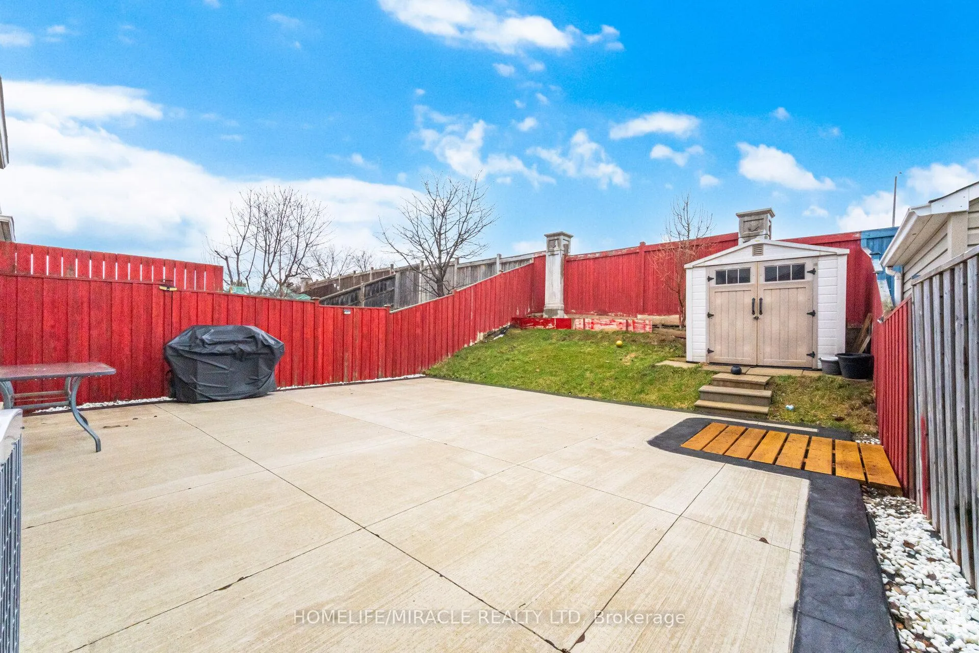 Photo 30 of 98 Owlridge Drive E, Brampton, Credit Valley — HOMEH