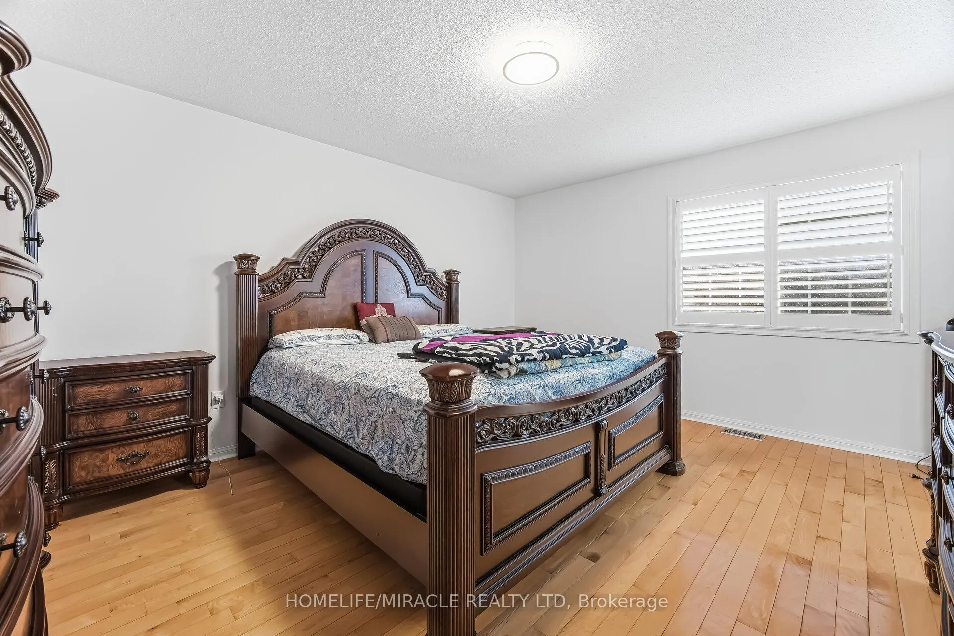 Photo 34 of 98 Owlridge Drive E, Brampton, Credit Valley — HOMEH