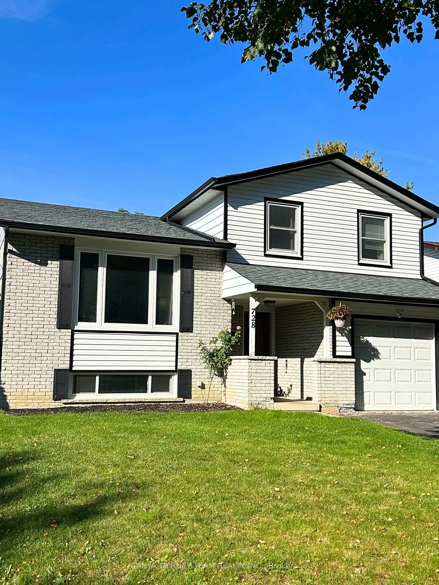 Photo 2 of 728 Bermuda Avenue, Oshawa, Northglen — HOMEH