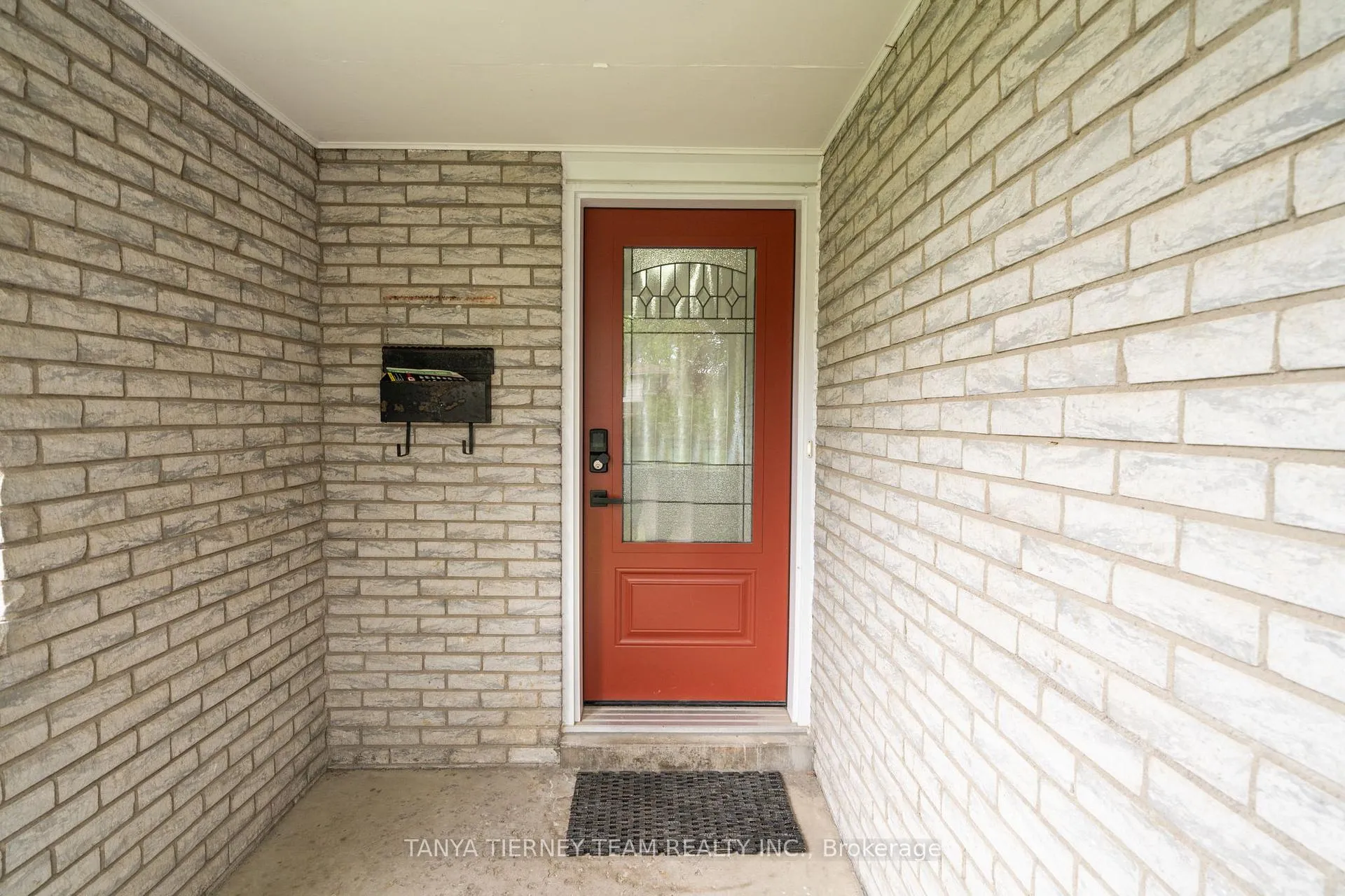 Photo 3 of 728 Bermuda Avenue, Oshawa, Northglen — HOMEH