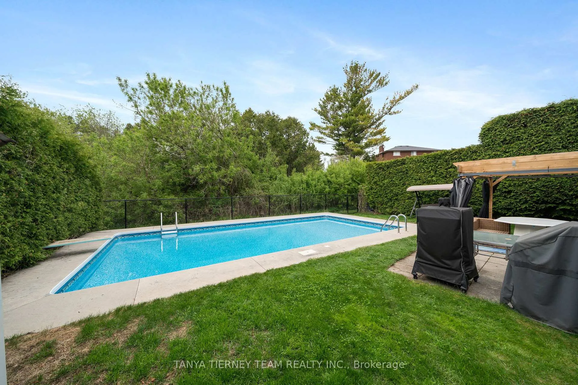 Photo 41 of 728 Bermuda Avenue, Oshawa, Northglen — HOMEH