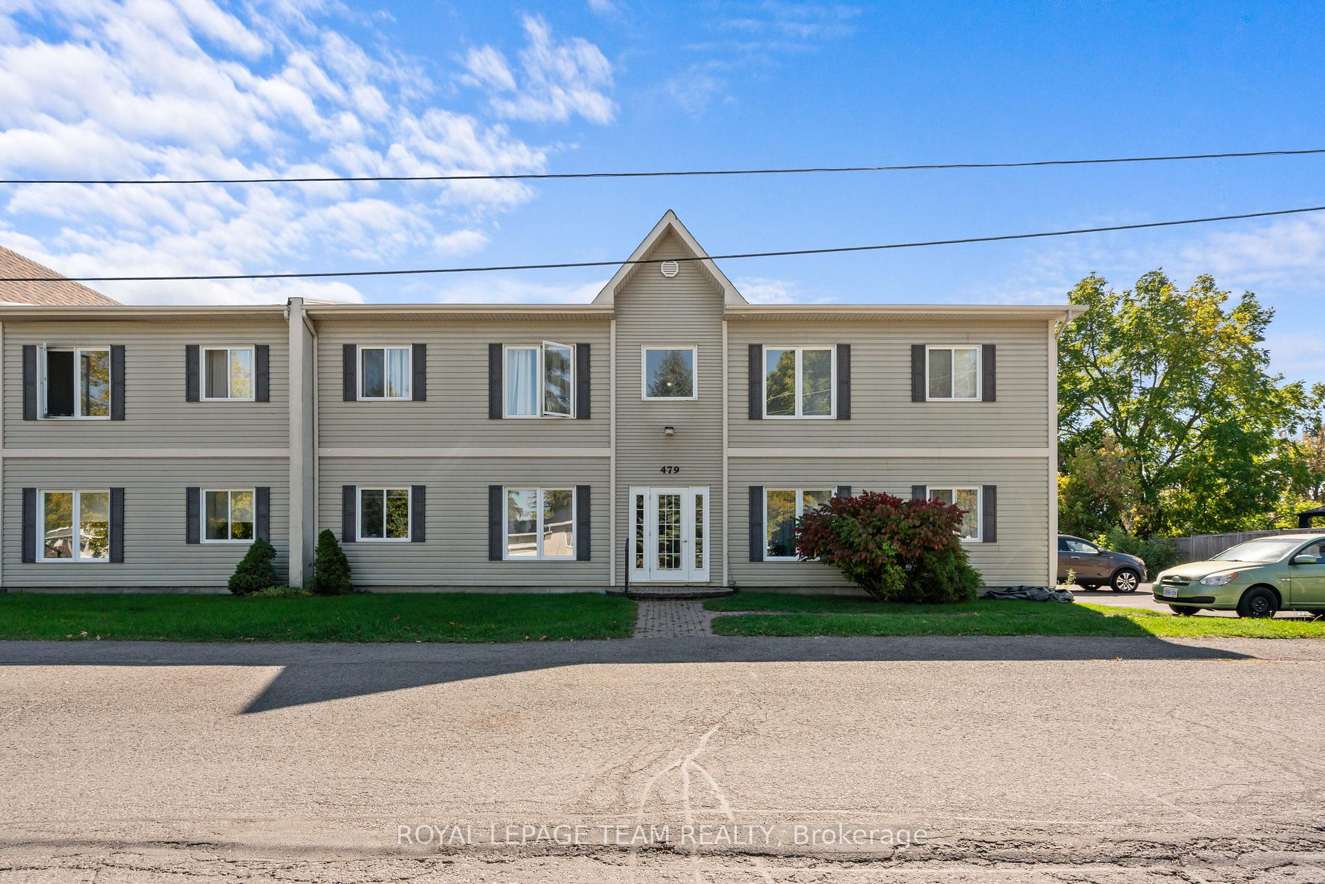 Front of 479 Clarence Street
