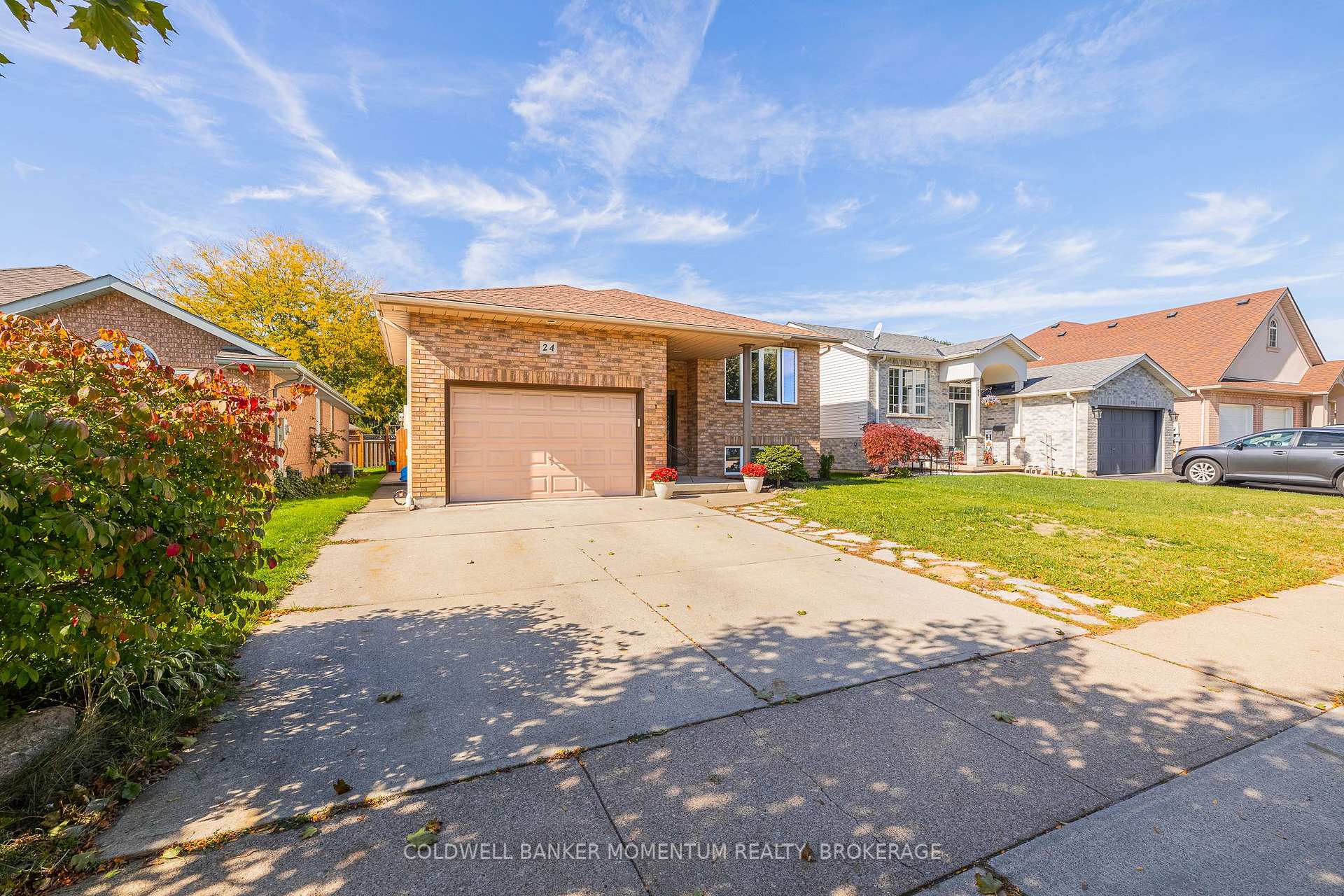 Photo 1 of 24 Tanner Drive, Pelham, Fonthill — HOMEH