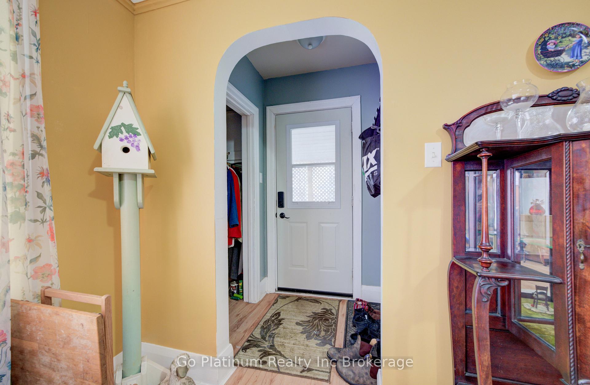 Photo 4 of 611 James Street E, Norfolk, Delhi — HOMEH