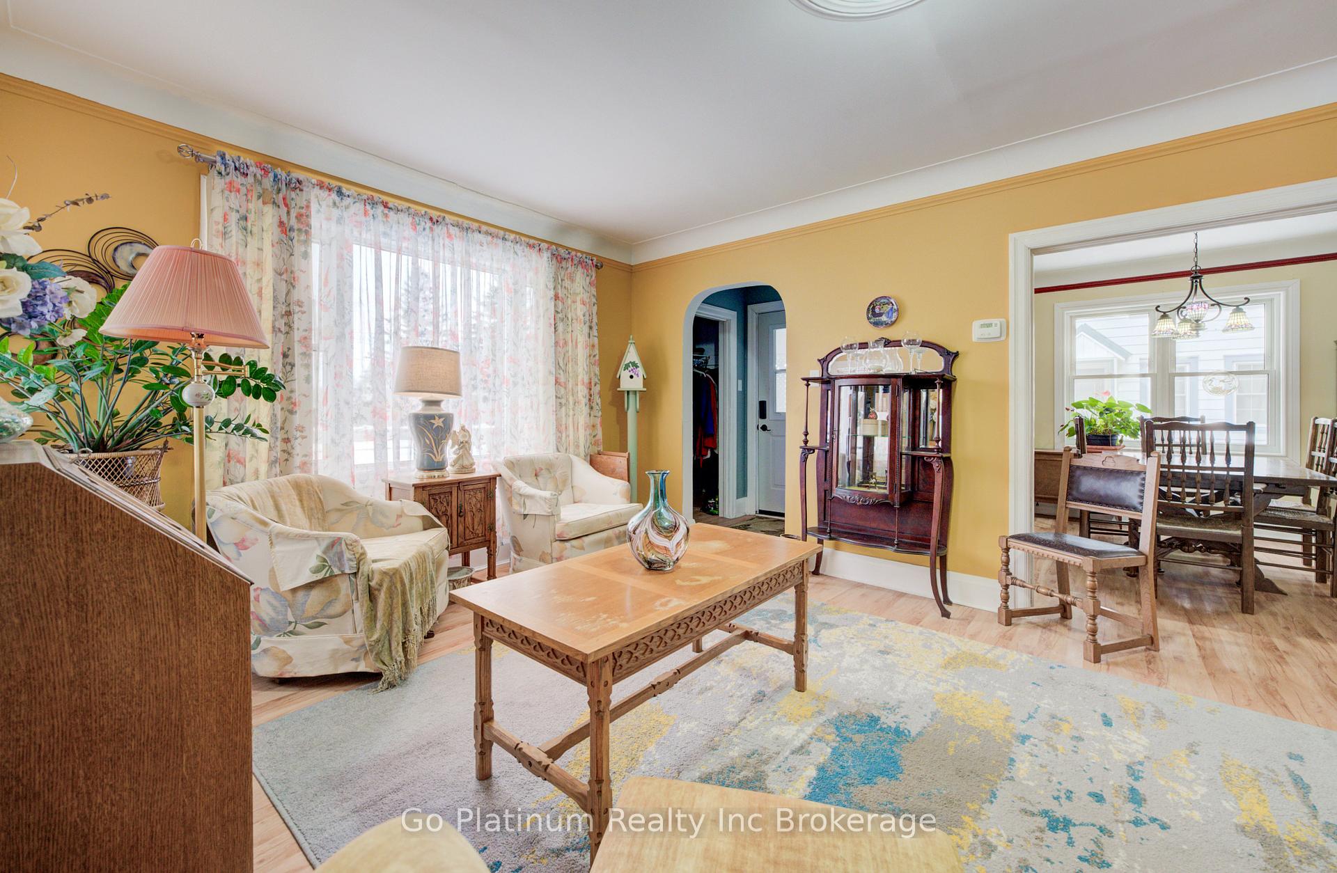 Photo 6 of 611 James Street E, Norfolk, Delhi — HOMEH