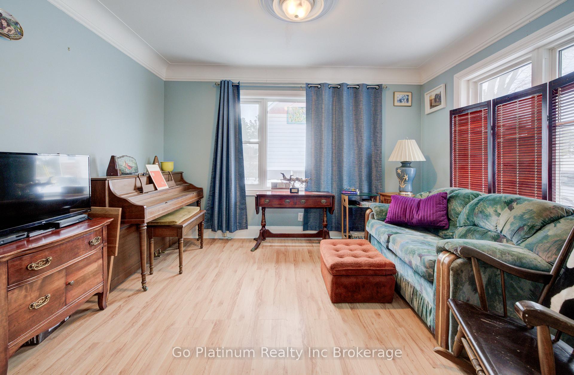 Photo 9 of 611 James Street E, Norfolk, Delhi — HOMEH