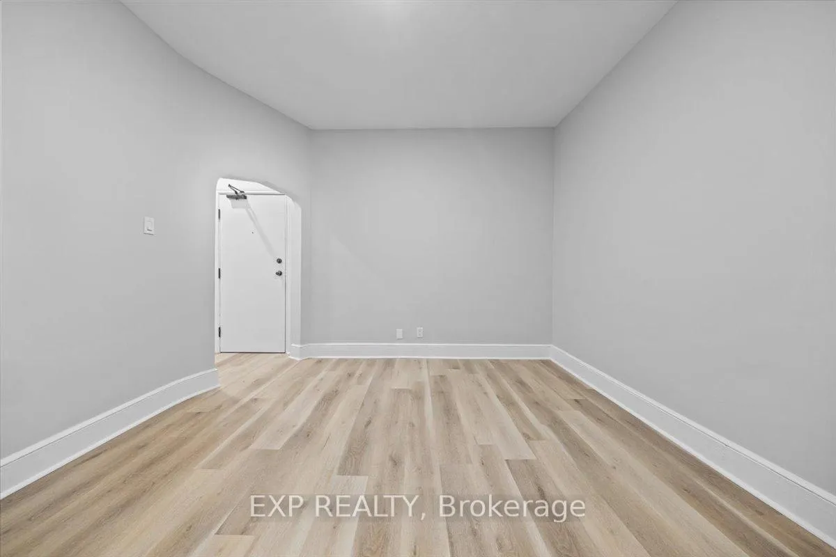 Photo 8 of Unit 5, 484 Gilmour Street, Ottawa, Ottawa Centre — HOMEH