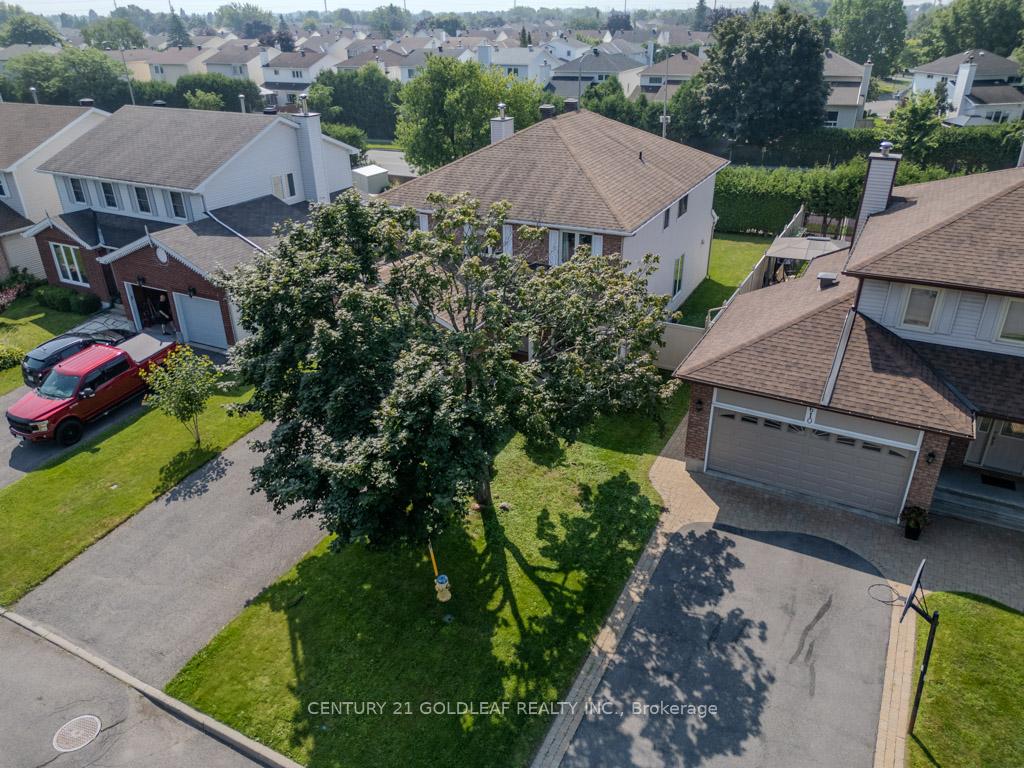 Photo 2 of 612 Chenier Way, Ottawa, Fallingbrook/Pineridge — HOMEH