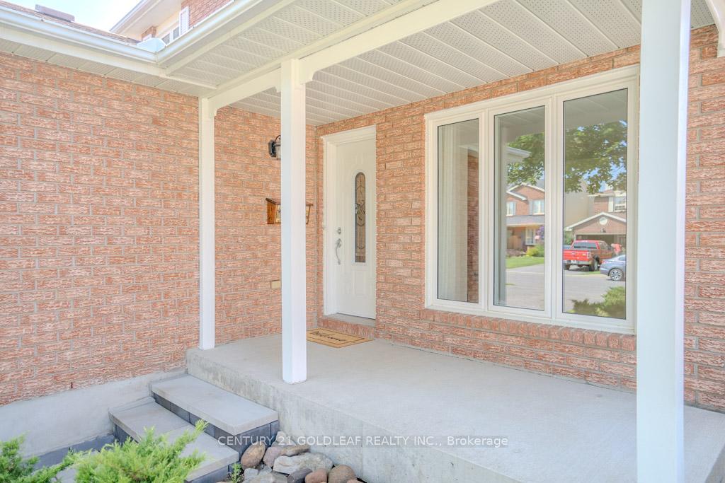 Photo 3 of 612 Chenier Way, Ottawa, Fallingbrook/Pineridge — HOMEH