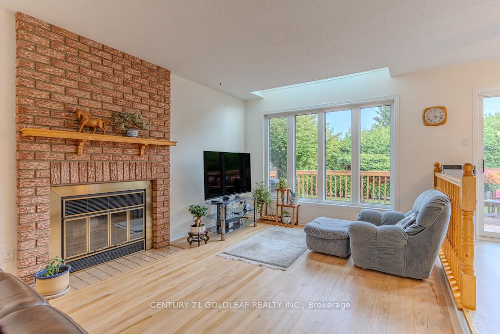 Photo 12 of 612 Chenier Way, Ottawa, Fallingbrook/Pineridge — HOMEH