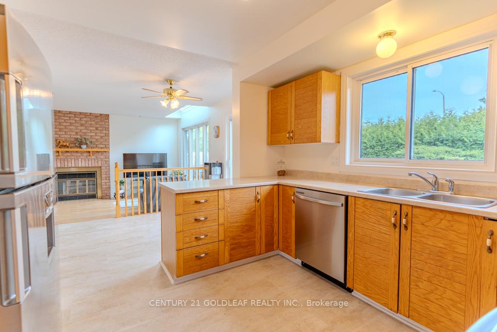 Photo 15 of 612 Chenier Way, Ottawa, Fallingbrook/Pineridge — HOMEH