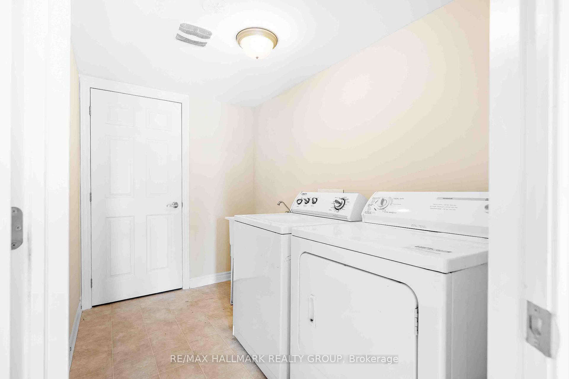 Photo 4 of 164 Sunshine Crescent, Ottawa, Notting Hill/Summerside — HOMEH