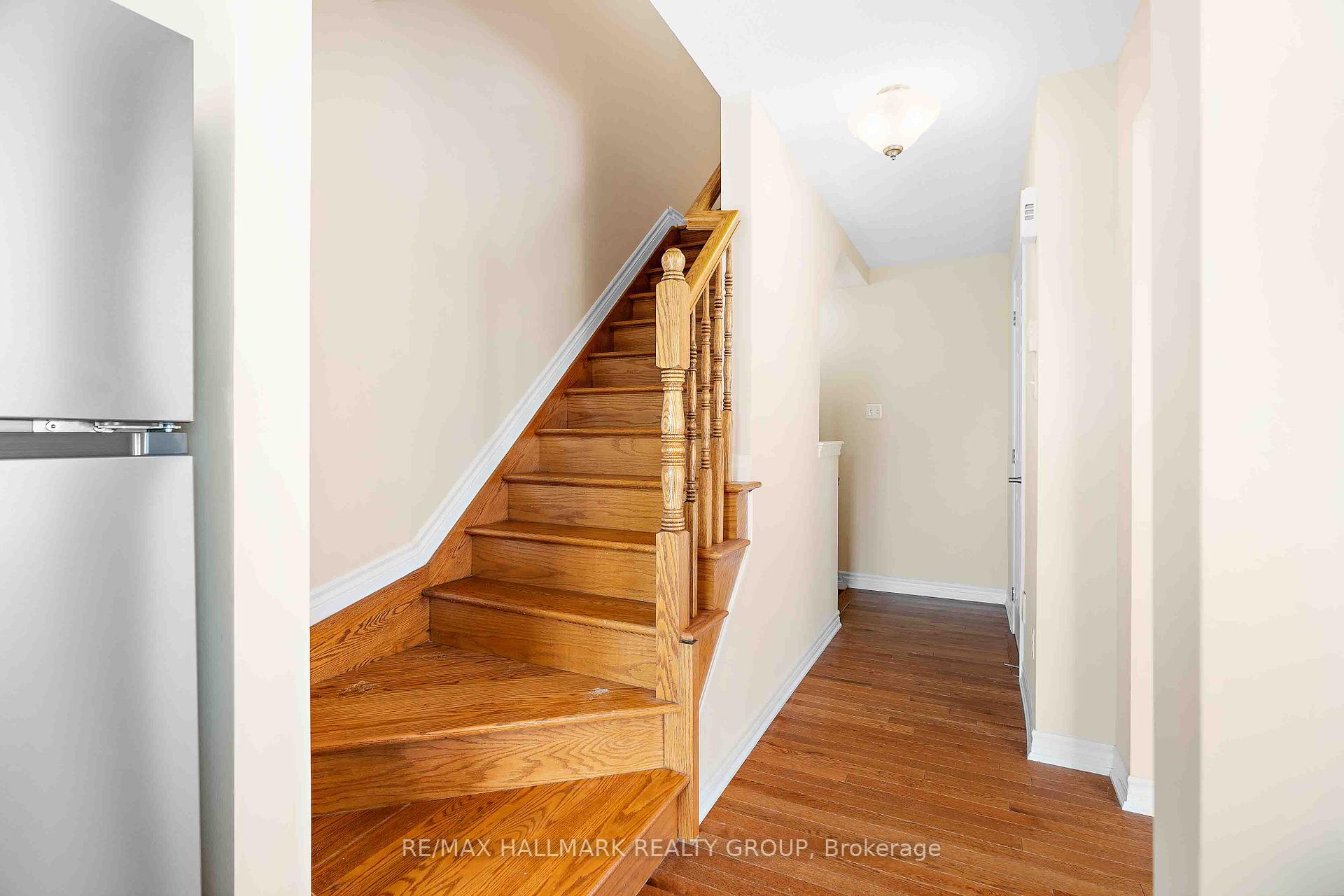 Photo 14 of 164 Sunshine Crescent, Ottawa, Notting Hill/Summerside — HOMEH