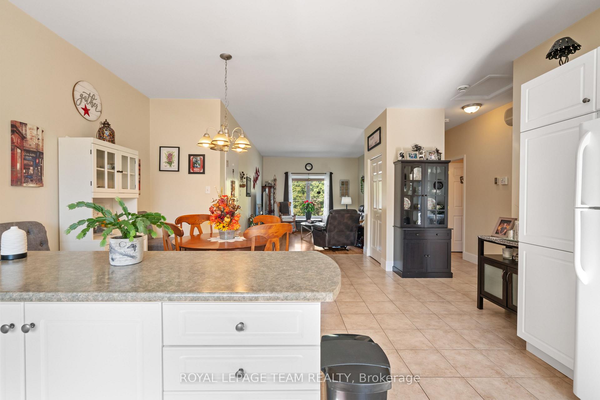 Photo 6 of 477 Clarence Street, North Dundas, Winchester — HOMEH
