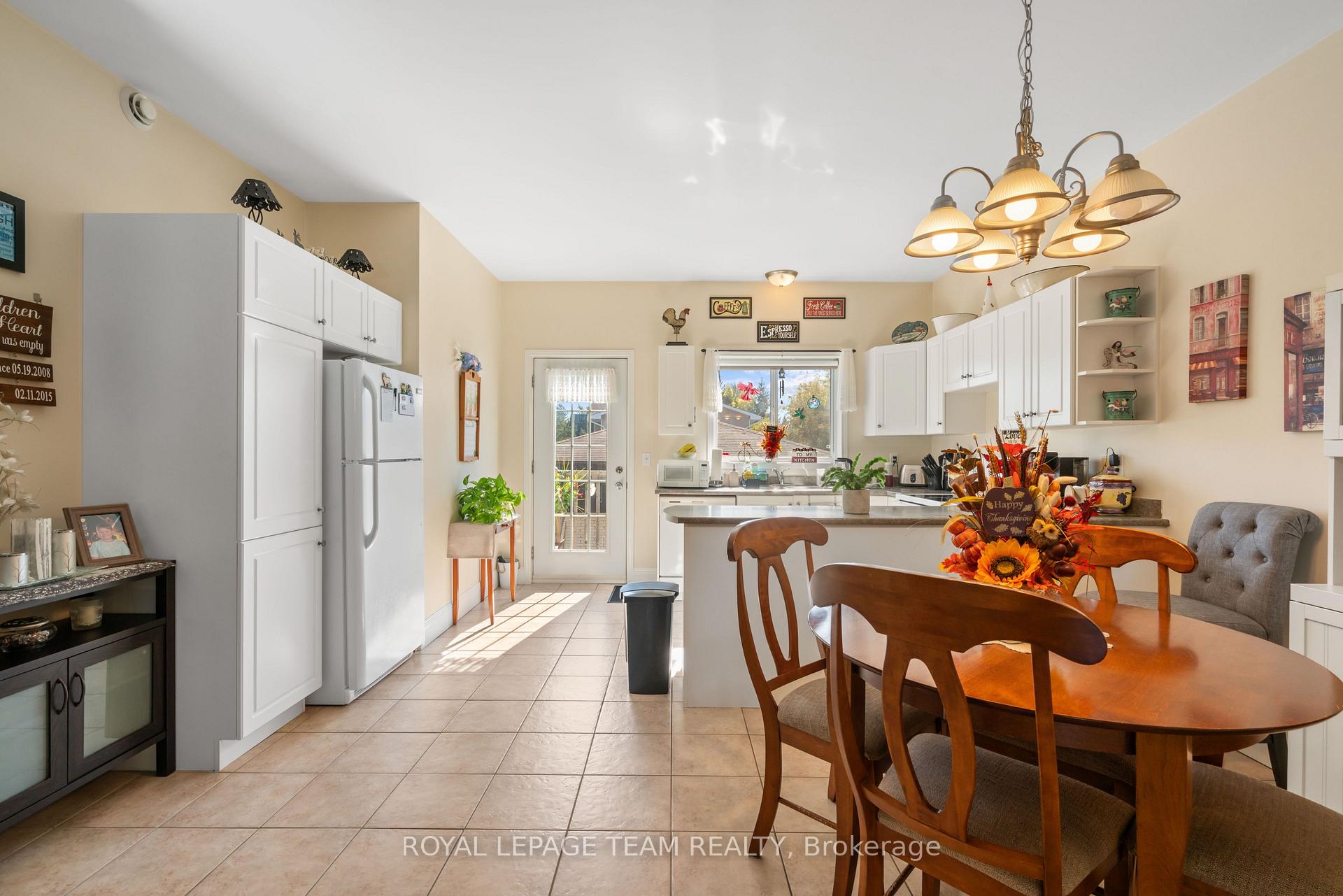Photo 9 of 477 Clarence Street, North Dundas, Winchester — HOMEH
