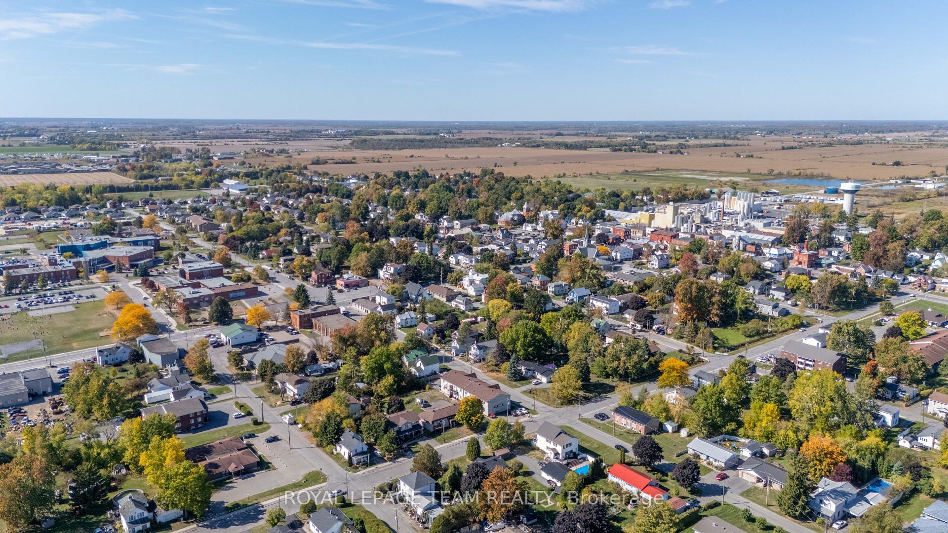 Photo 20 of 477 Clarence Street, North Dundas, Winchester — HOMEH