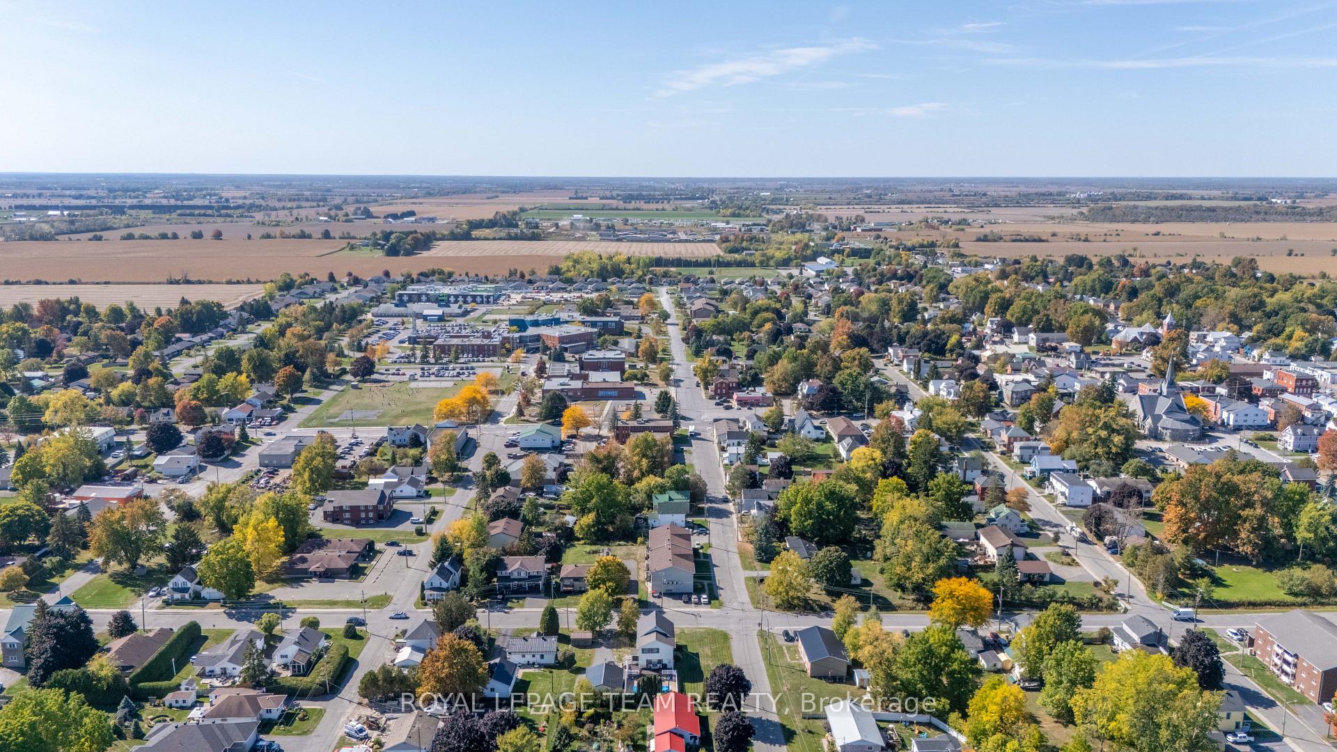 Photo 21 of 477 Clarence Street, North Dundas, Winchester — HOMEH