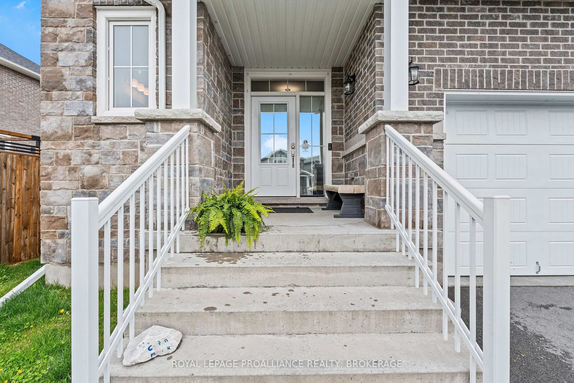 Photo 3 of 464 Beth Crescent, Kingston, City Northwest — HOMEH