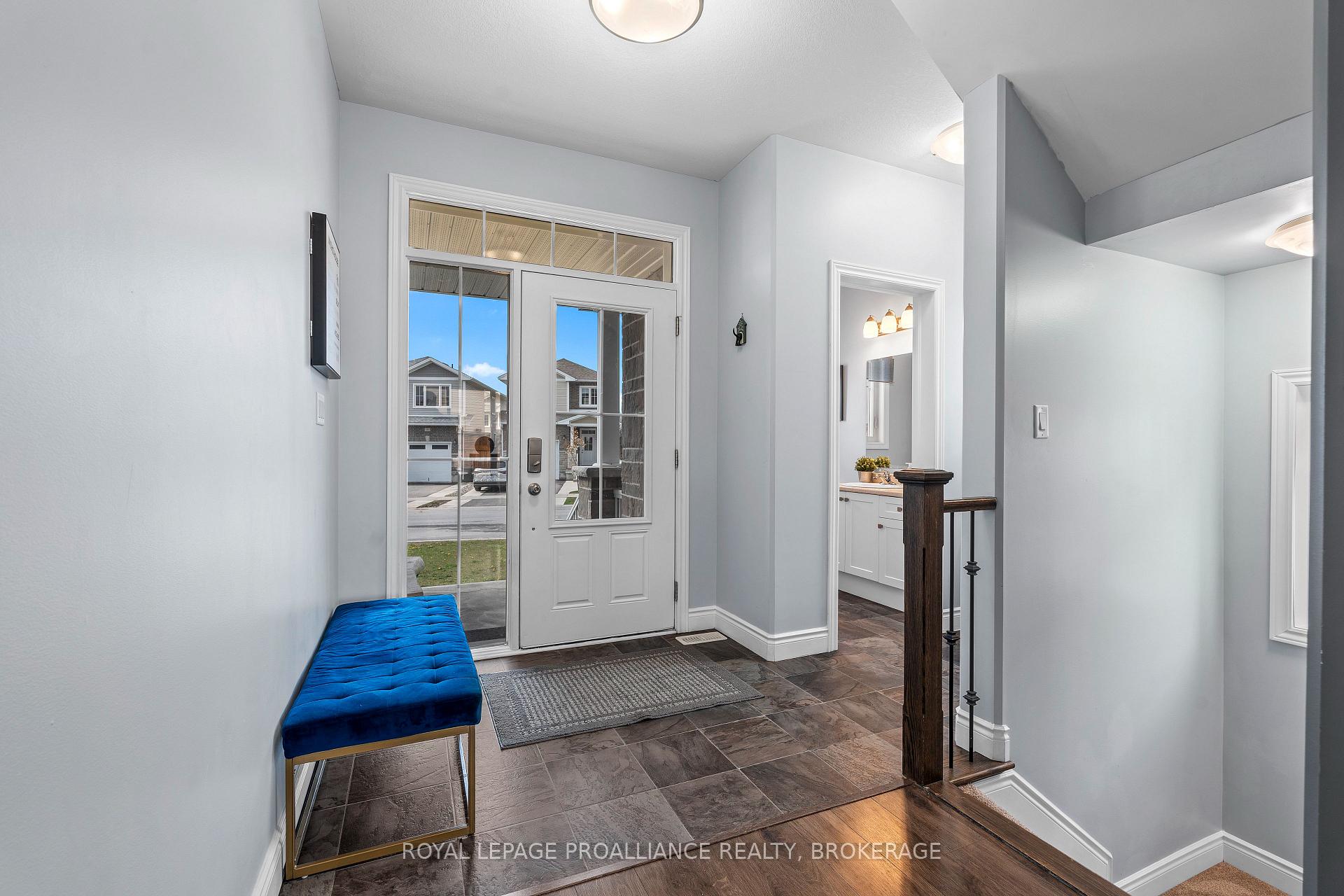 Photo 4 of 464 Beth Crescent, Kingston, City Northwest — HOMEH