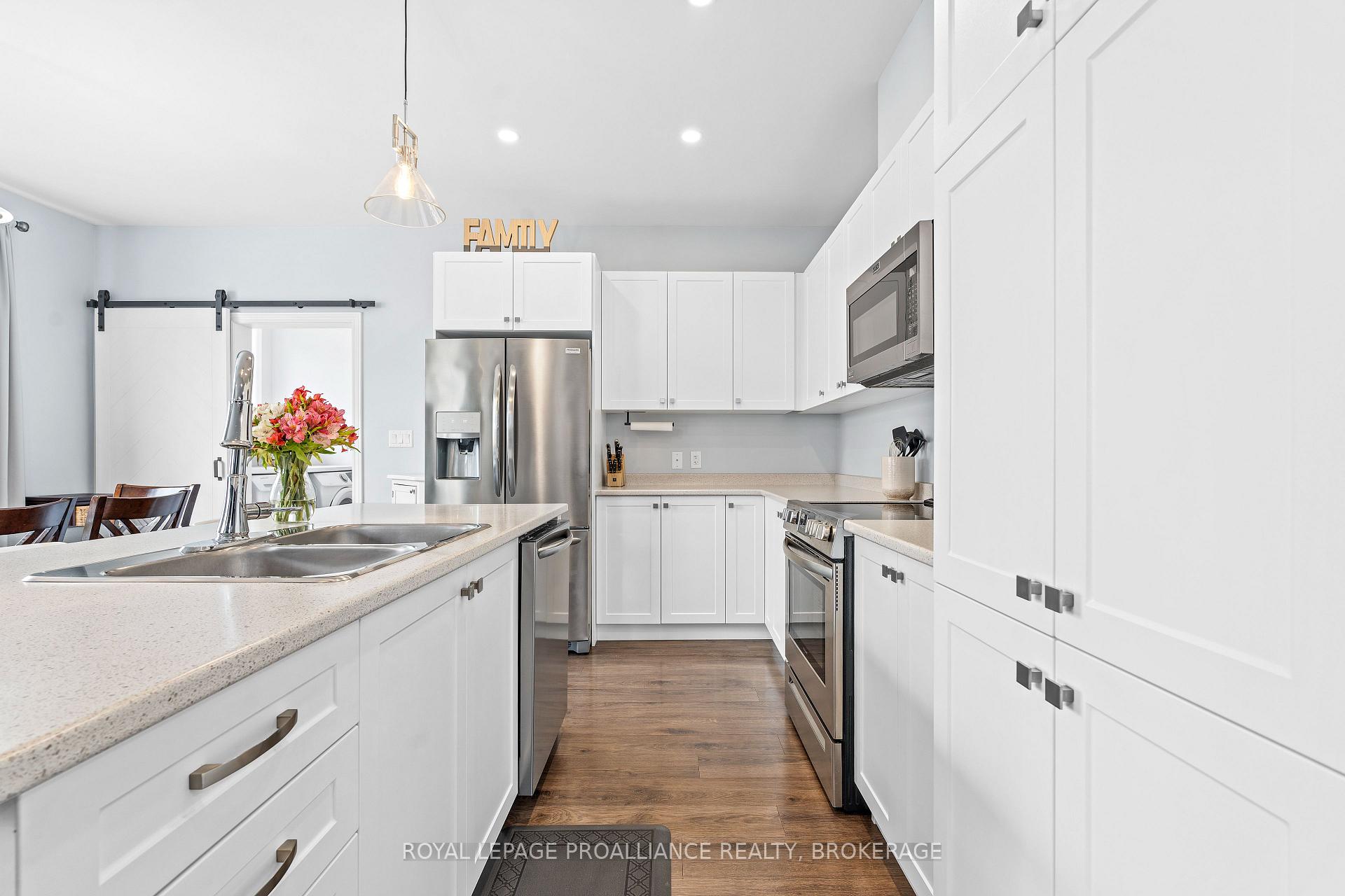 Photo 9 of 464 Beth Crescent, Kingston, City Northwest — HOMEH