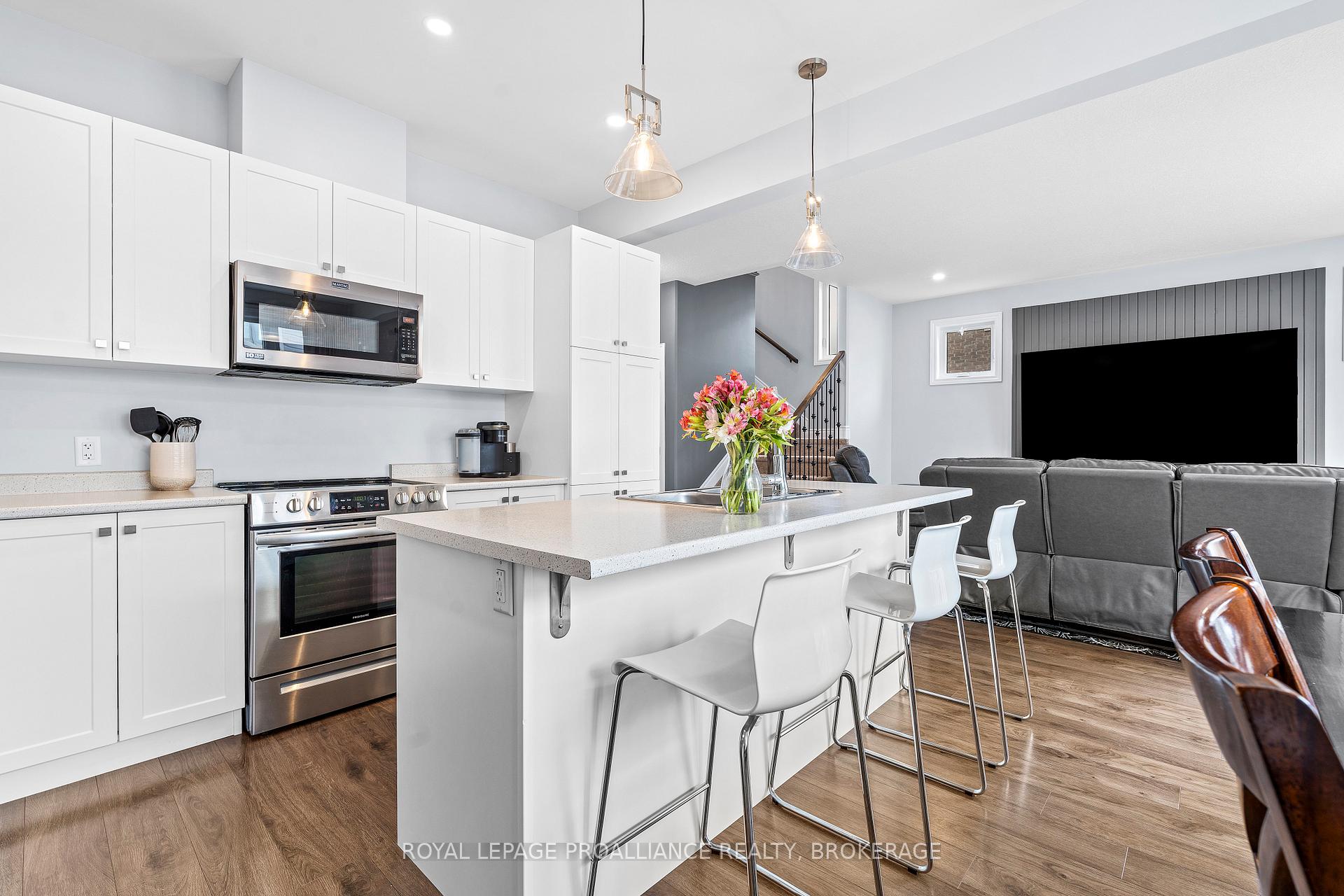 Photo 11 of 464 Beth Crescent, Kingston, City Northwest — HOMEH