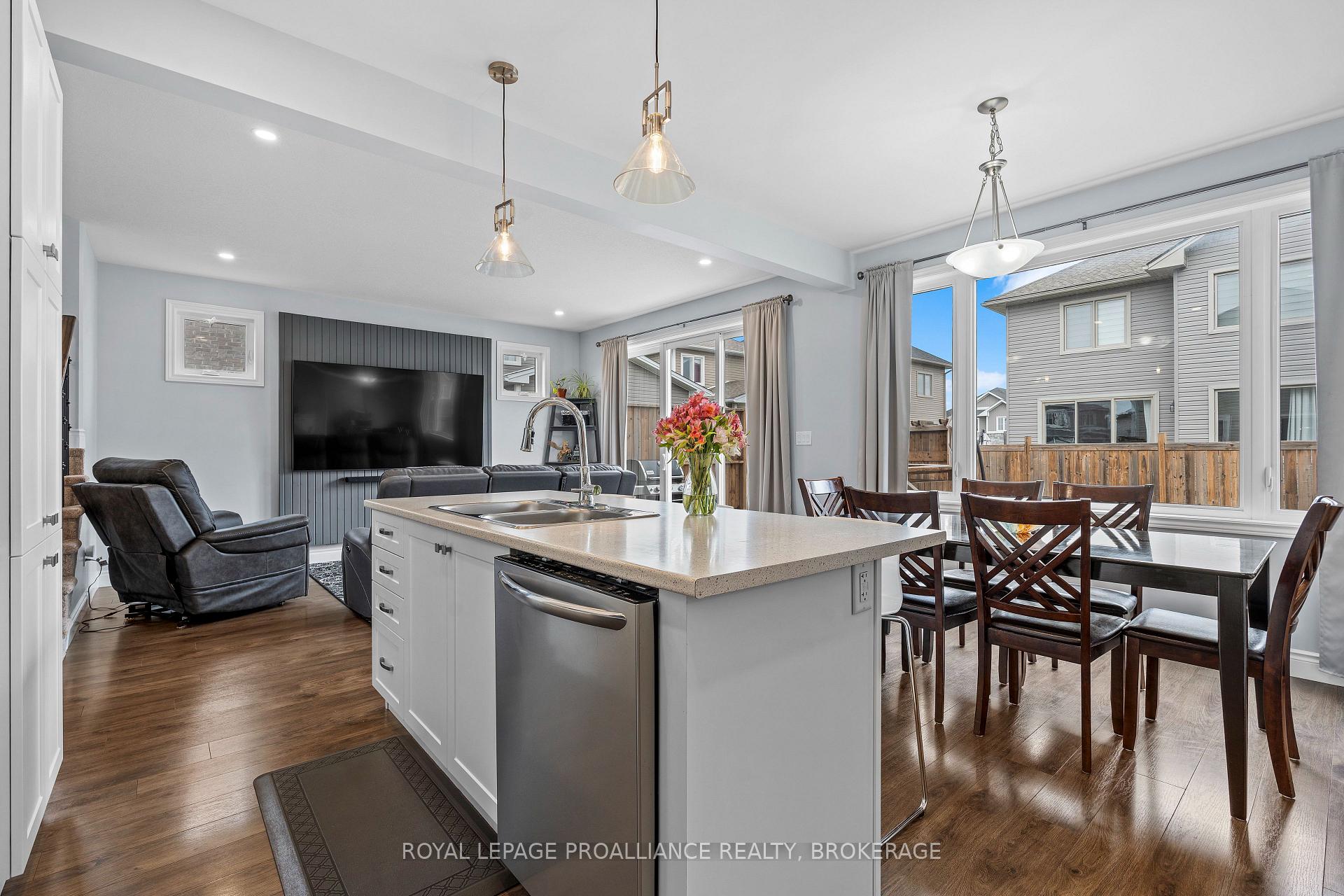 Photo 13 of 464 Beth Crescent, Kingston, City Northwest — HOMEH