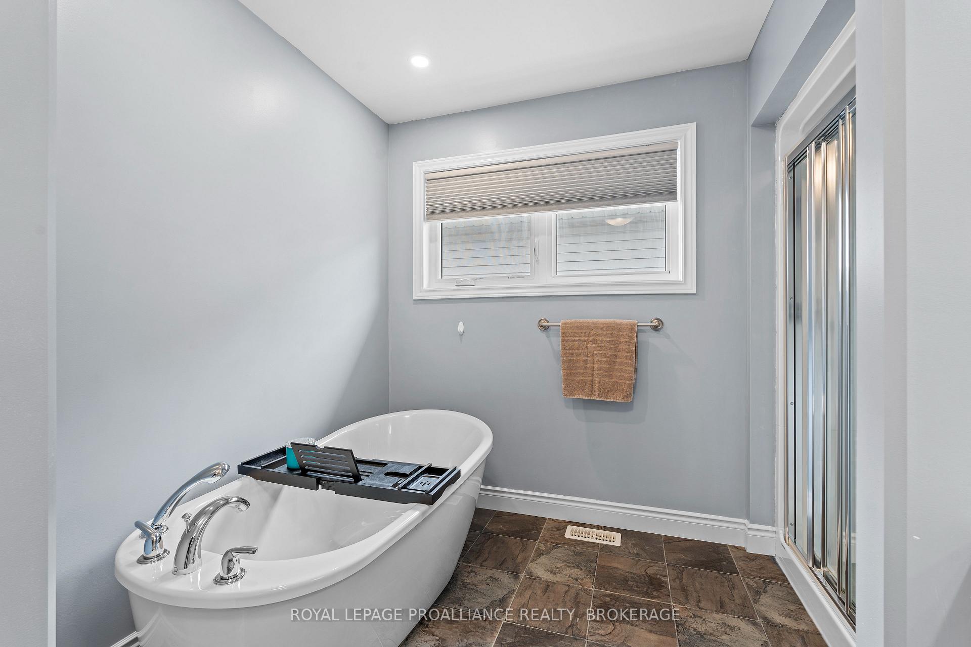 Photo 22 of 464 Beth Crescent, Kingston, City Northwest — HOMEH
