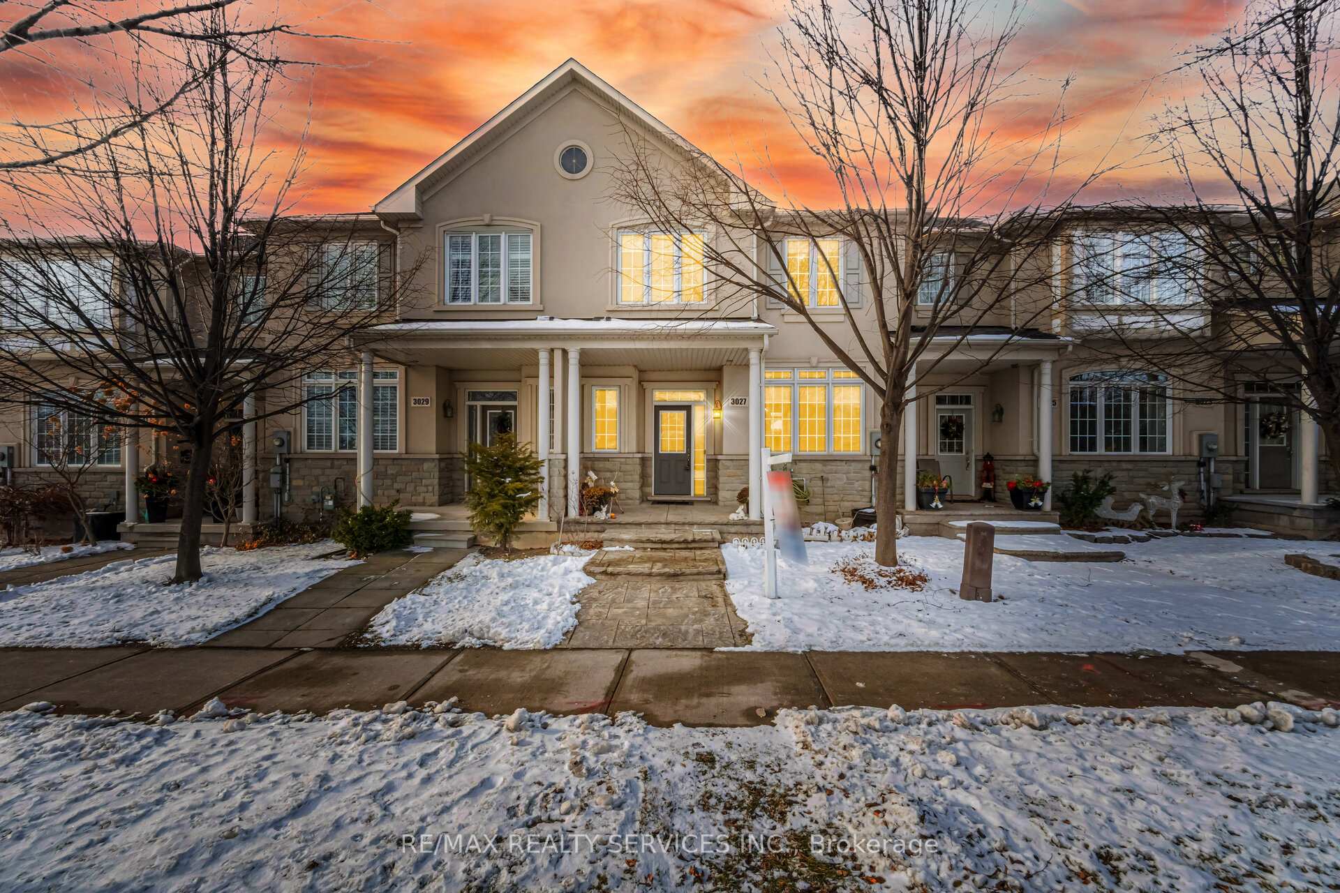 Photo 4 of 3027 Richview Boulevard, Oakville, Bronte Creek — HOMEH
