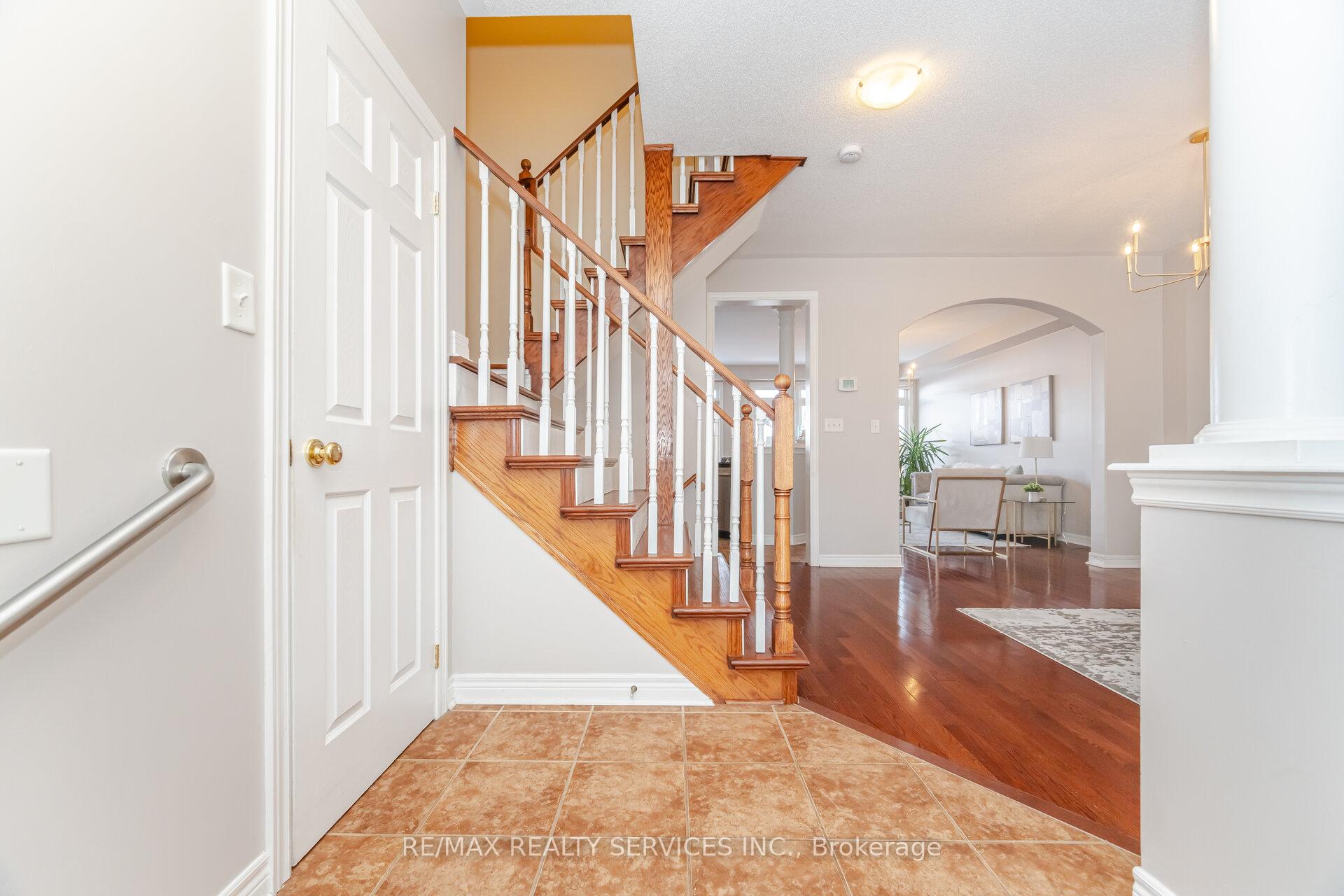 Photo 9 of 3027 Richview Boulevard, Oakville, Bronte Creek — HOMEH
