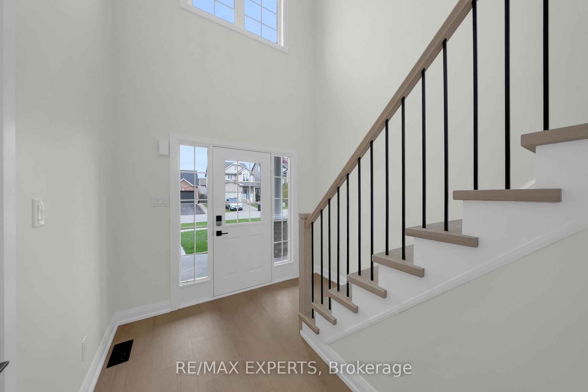 Photo 4 of 61 Wallace Street, New Tecumseth, Alliston — HOMEH