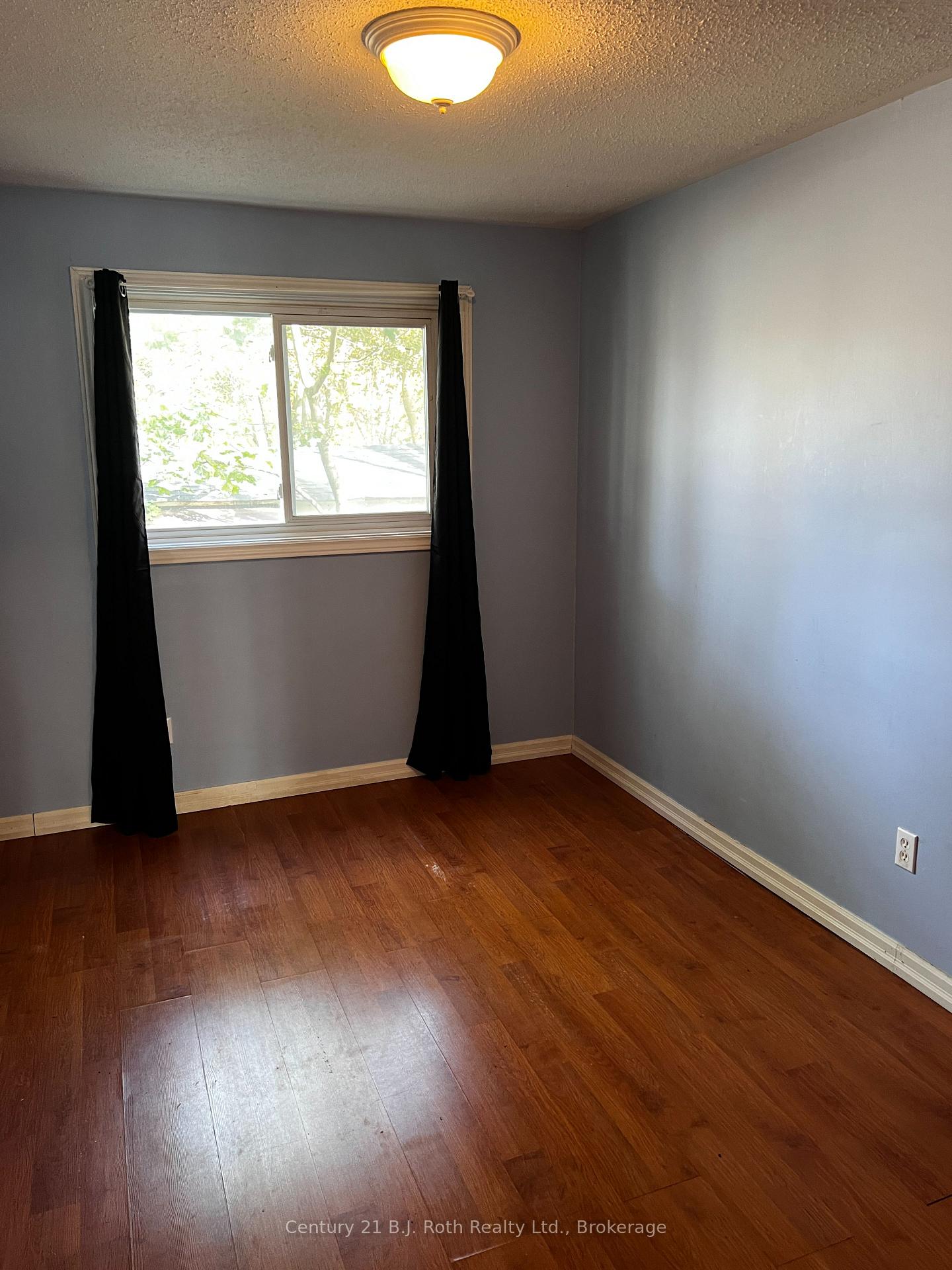 Photo 7 of Unit 3, 520 High Street, Orillia — HOMEH