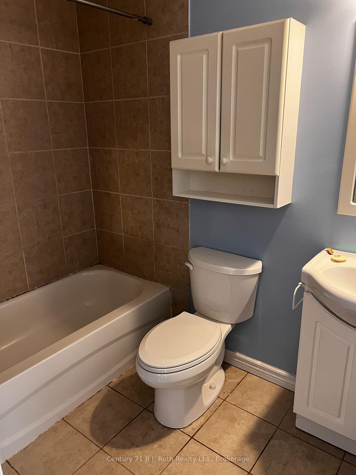 Photo 9 of Unit 3, 520 High Street, Orillia — HOMEH