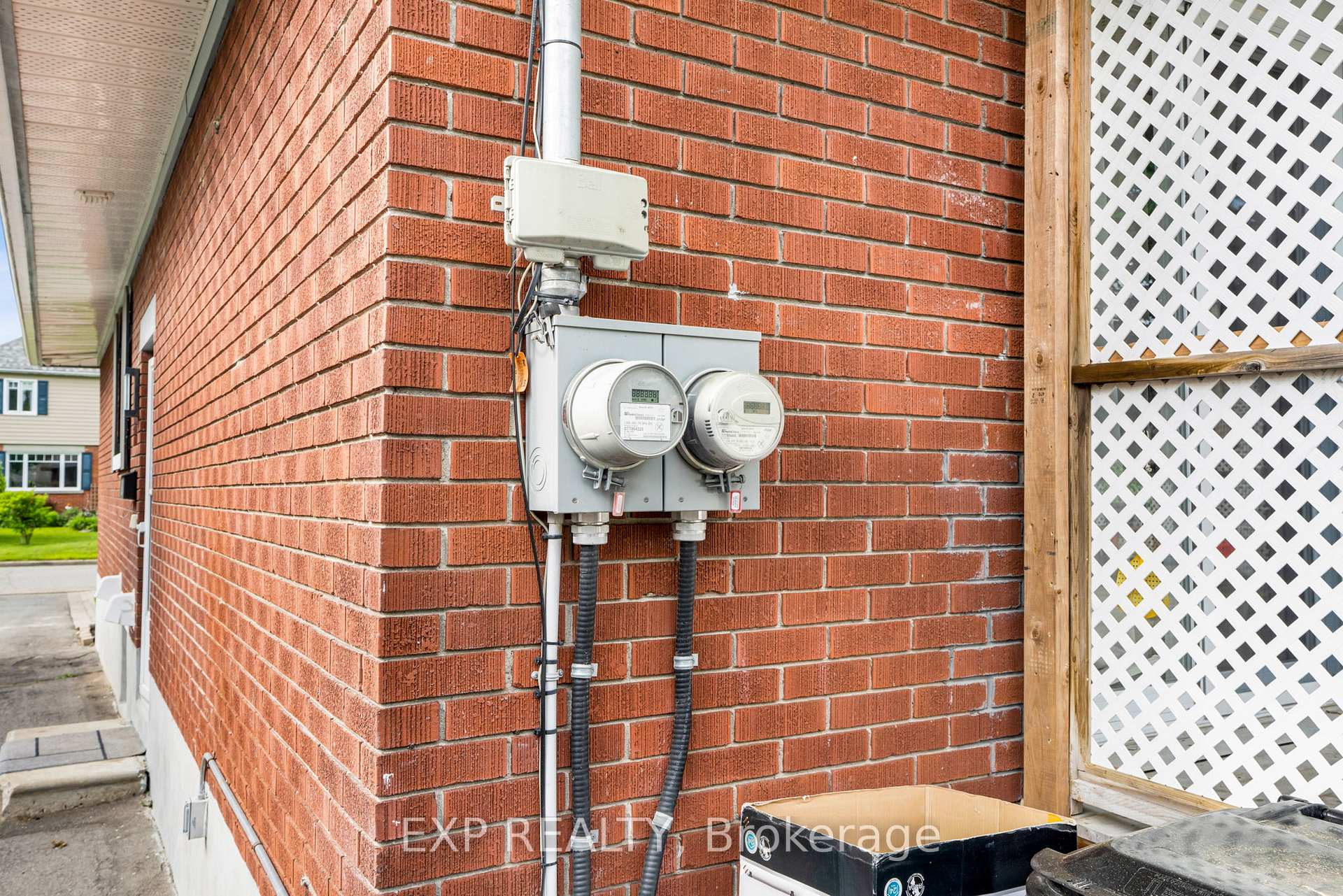 Photo 6 of 494 Wolffdale Crescent, Ottawa, Overbrook/Castle Heights — HOMEH