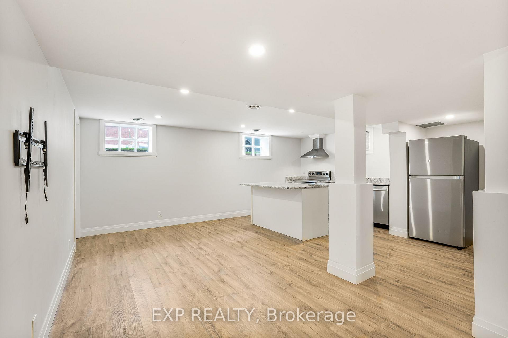 Photo 10 of 494 Wolffdale Crescent, Ottawa, Overbrook/Castle Heights — HOMEH