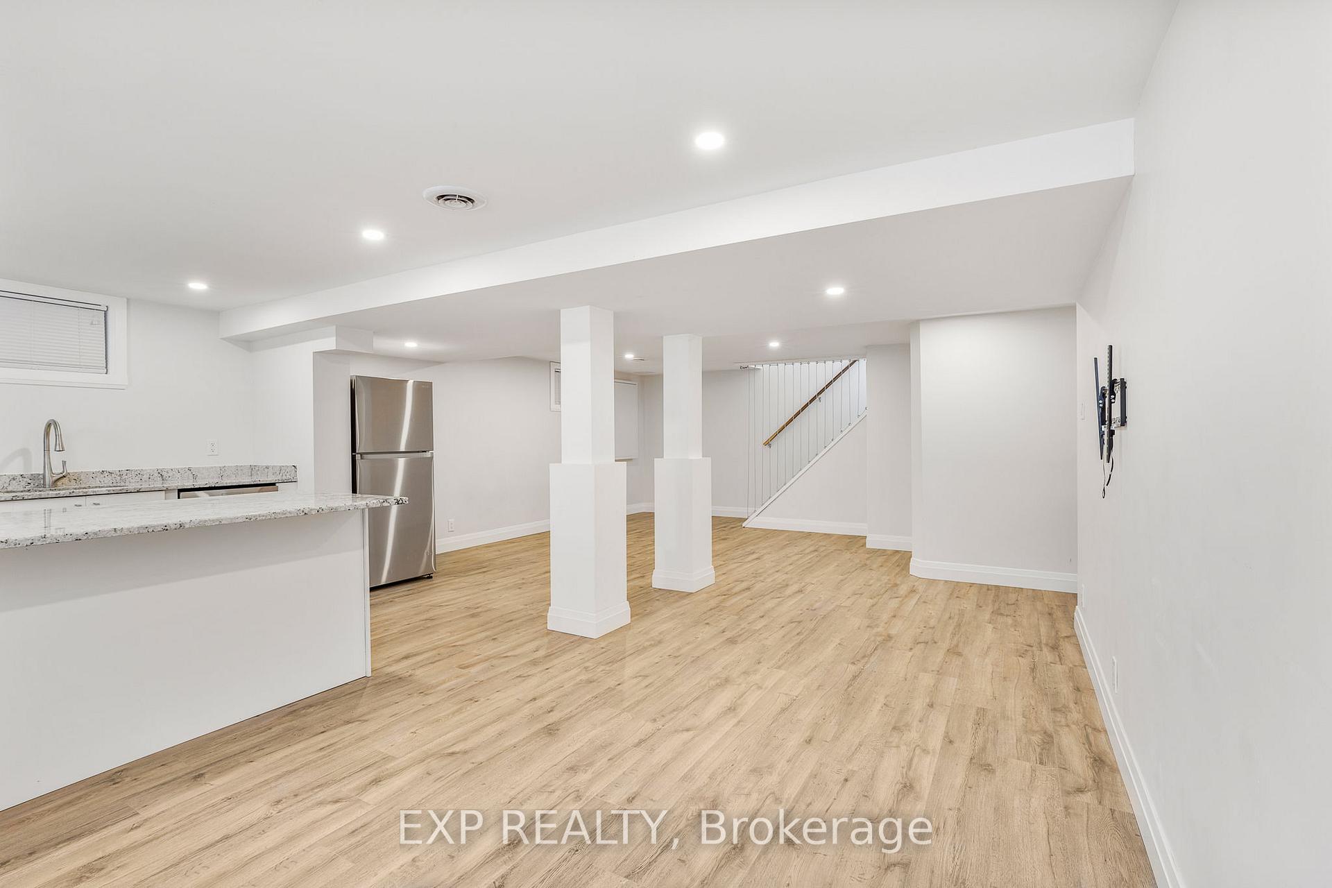 Photo 11 of 494 Wolffdale Crescent, Ottawa, Overbrook/Castle Heights — HOMEH