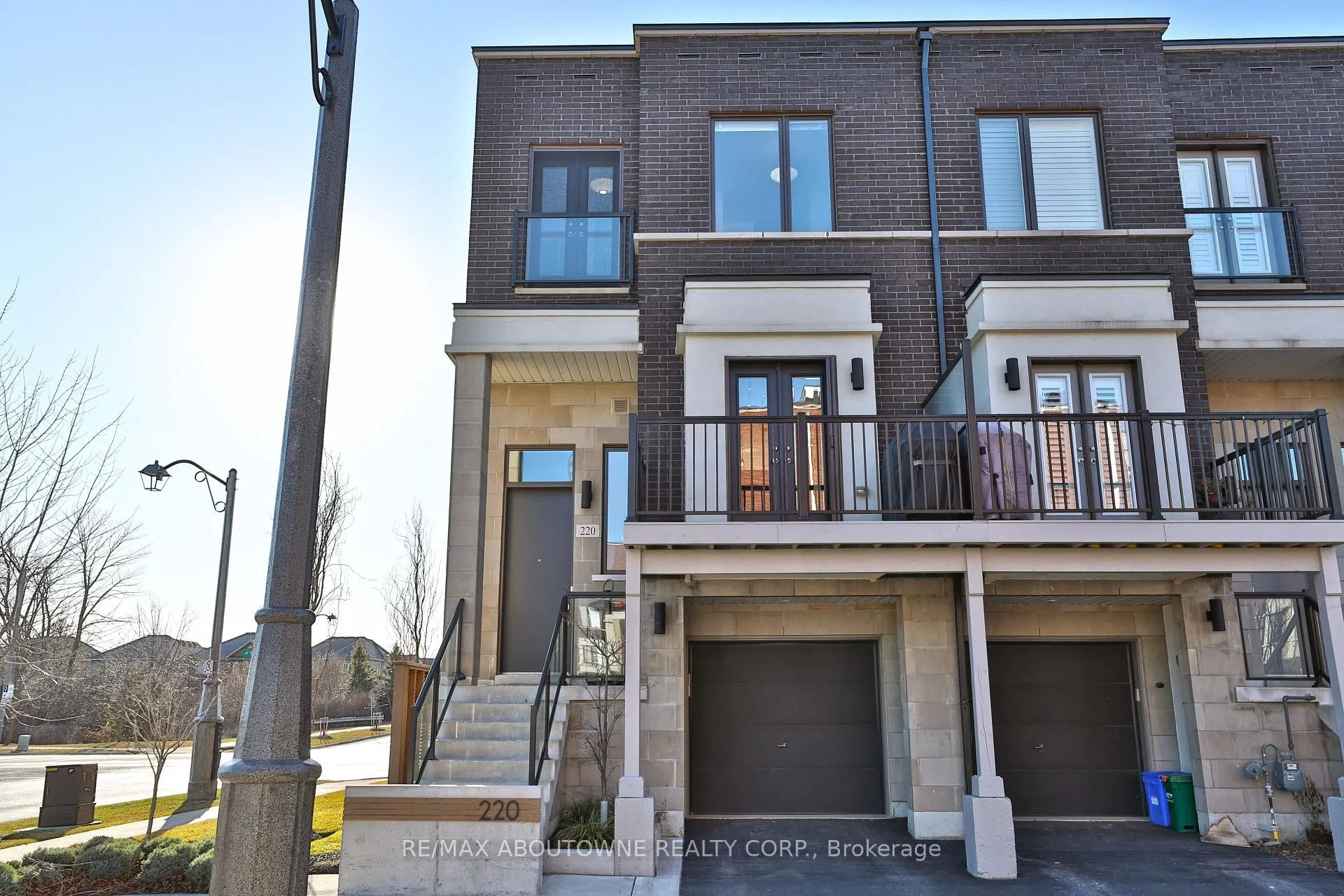 Photo 1 of 220 Vellwood Common, Oakville, Bronte — HOMEH
