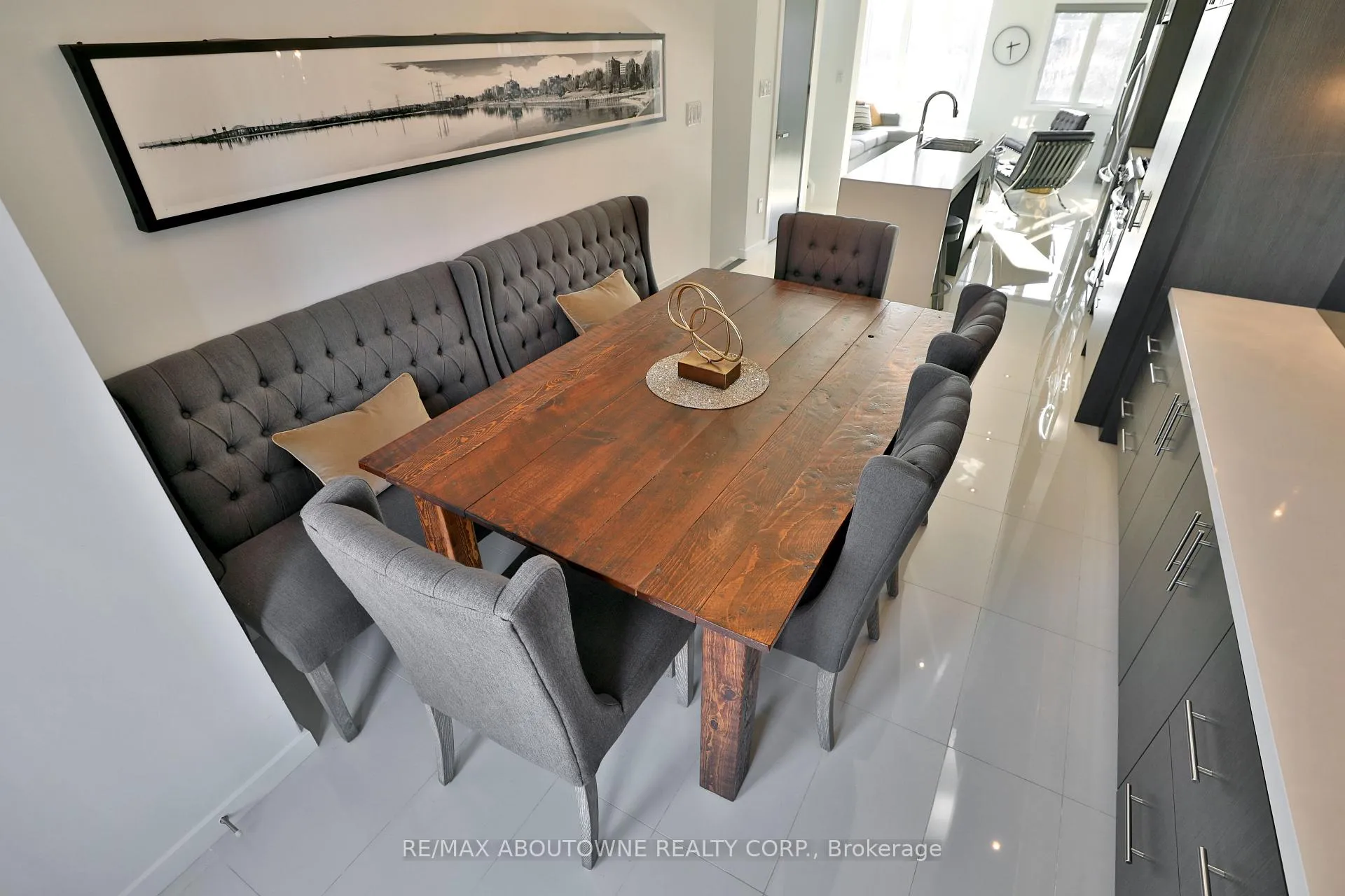 Photo 10 of 220 Vellwood Common, Oakville, Bronte — HOMEH