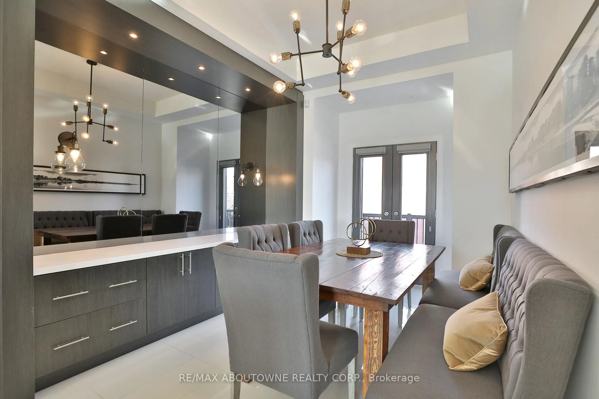 Photo 11 of 220 Vellwood Common, Oakville, Bronte — HOMEH