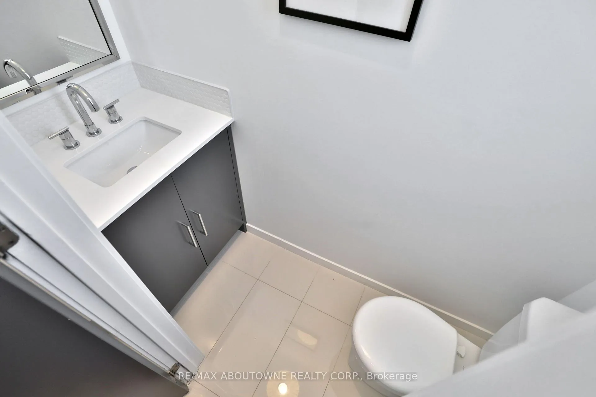 Photo 13 of 220 Vellwood Common, Oakville, Bronte — HOMEH