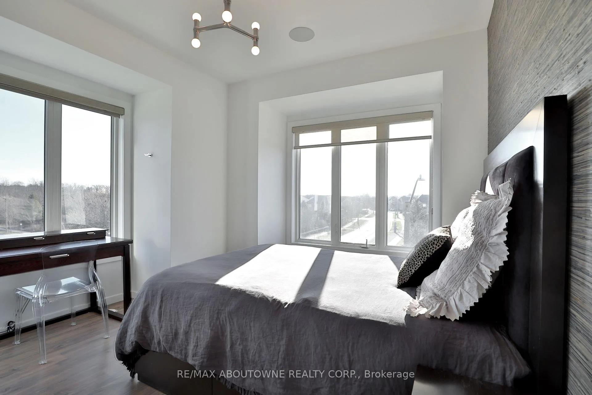 Photo 15 of 220 Vellwood Common, Oakville, Bronte — HOMEH