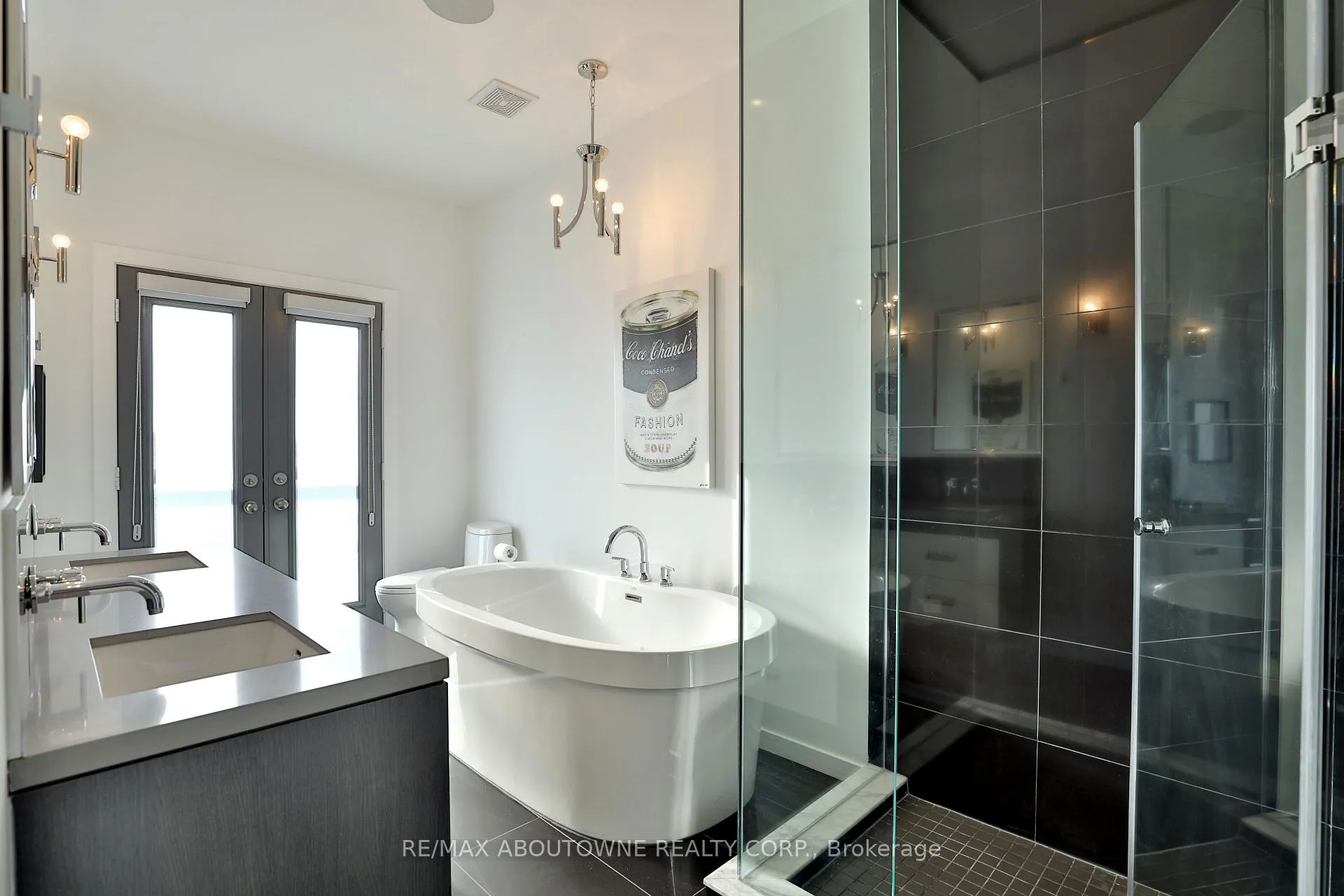 Photo 16 of 220 Vellwood Common, Oakville, Bronte — HOMEH