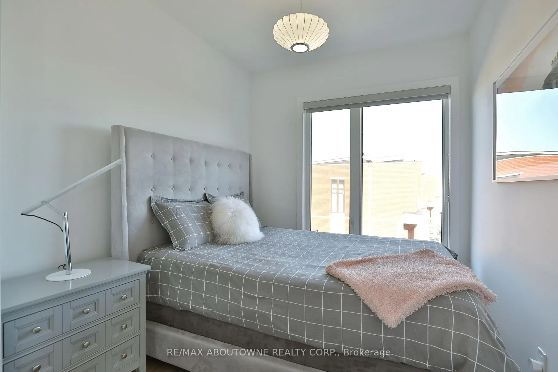 Photo 18 of 220 Vellwood Common, Oakville, Bronte — HOMEH