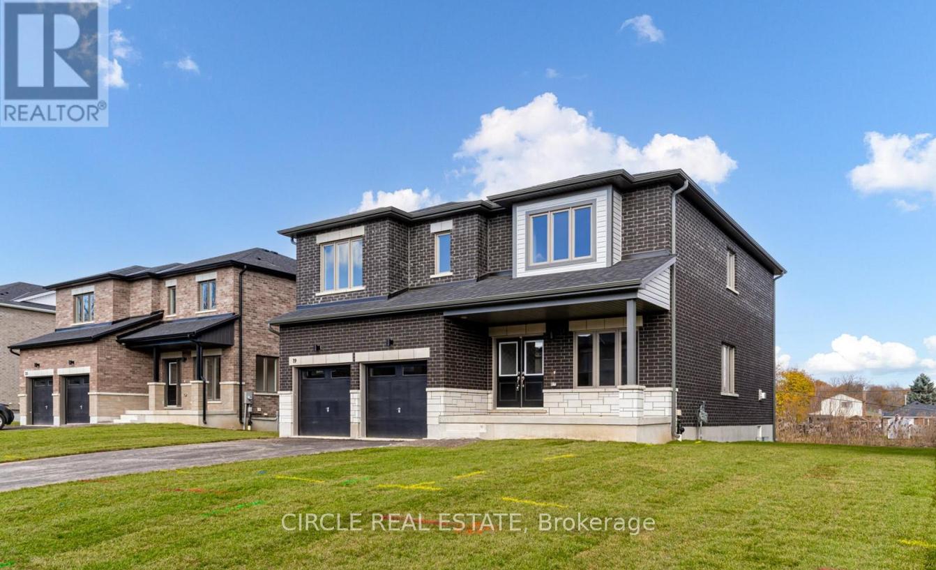 Photo 2 of 19 Tulip Crescent, Norfolk, Simcoe — HOMEH
