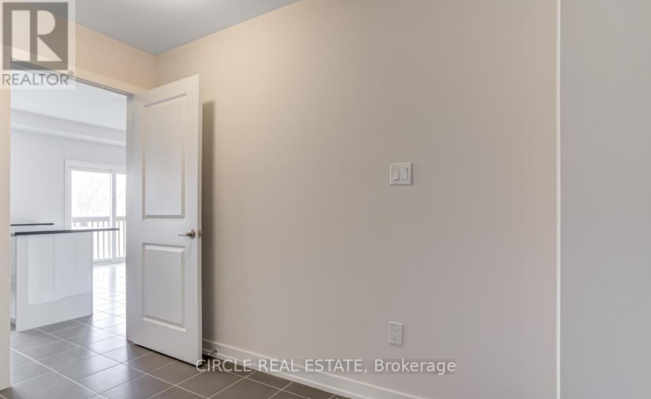 Photo 15 of 19 Tulip Crescent, Norfolk, Simcoe — HOMEH