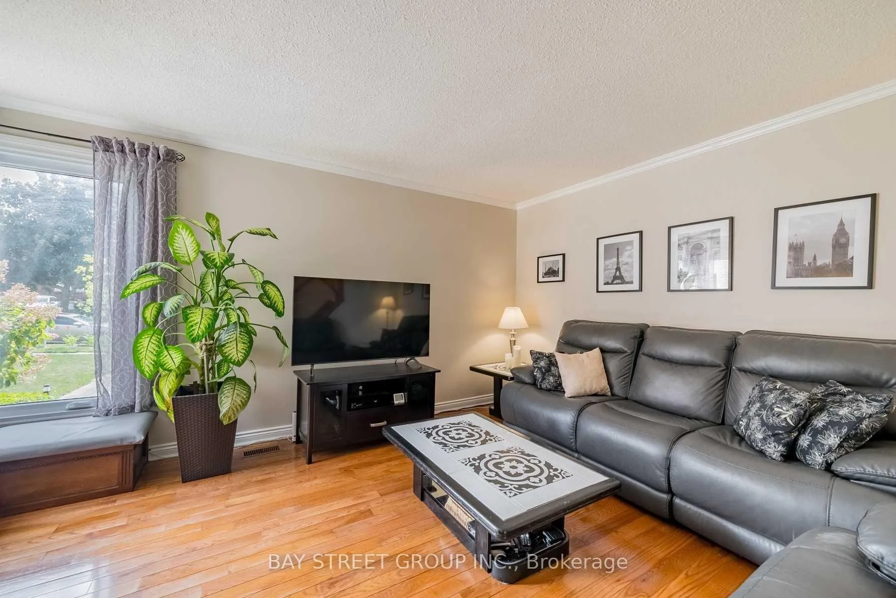 Photo 8 of 850 Monaghan Avenue, Oshawa, Vanier — HOMEH