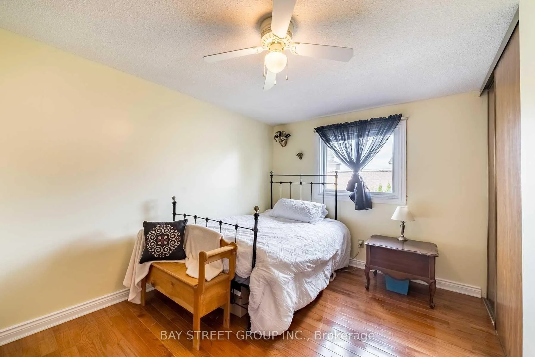Photo 10 of 850 Monaghan Avenue, Oshawa, Vanier — HOMEH